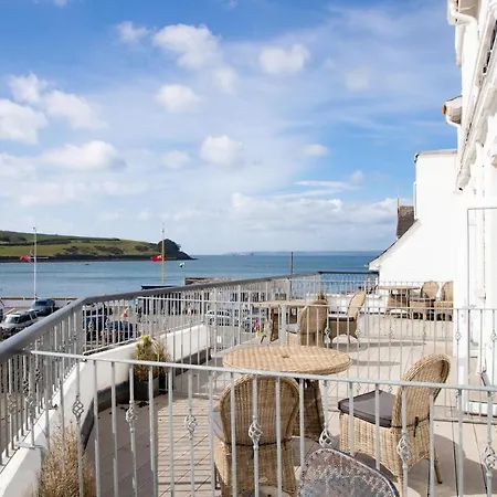 Ship And Castle Hotel 3*